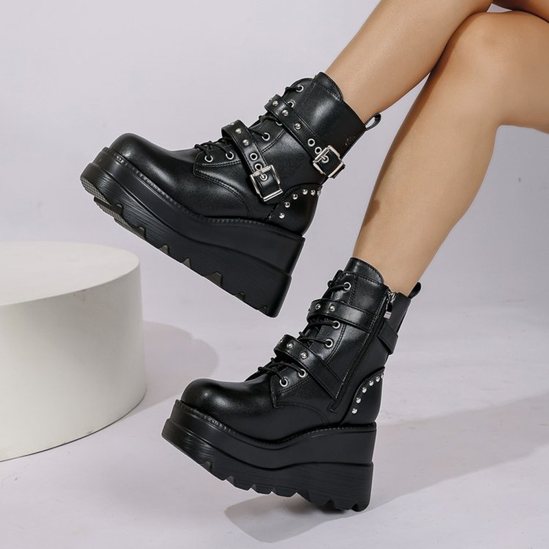 Sepatu Bot Kulit Wanita Model  - Leather Classic Strap ulasan dan harga